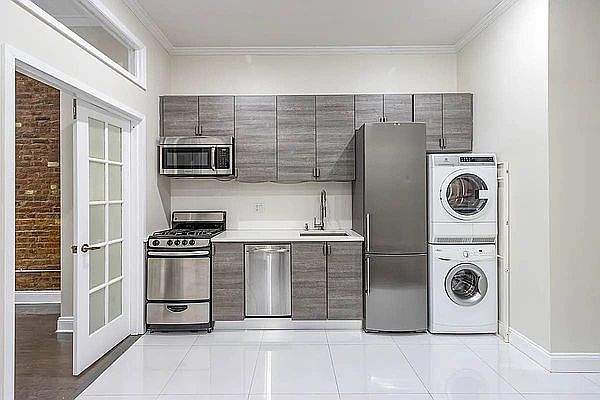 1st image of 113 Elizabeth St APT A