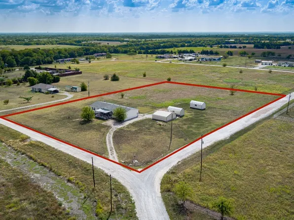 952 Private Road 459, Trenton, TX 75490
