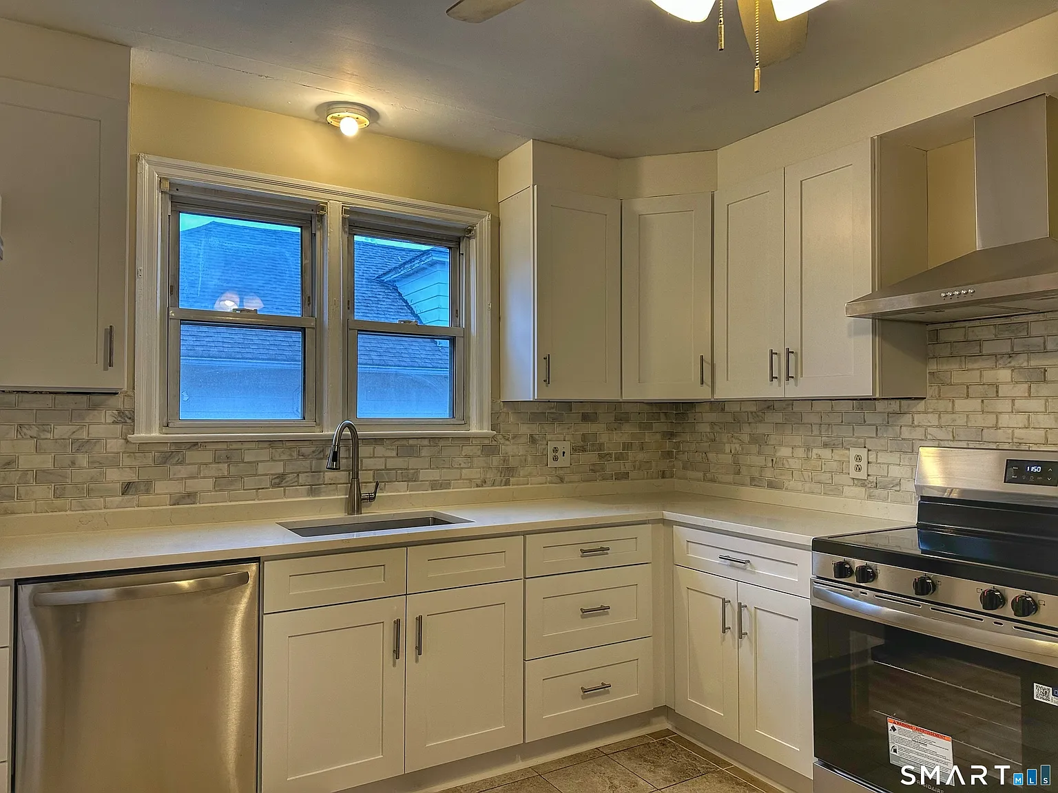 2 bed, 1.0 bath, 1000 sqft, $2,450 — Photo 2