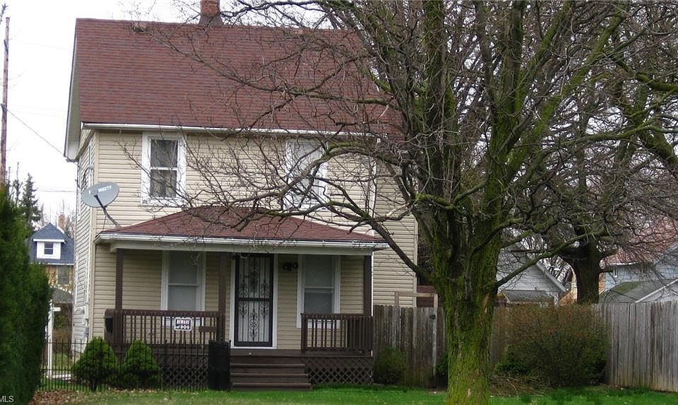 1st image of 838 W 21st St