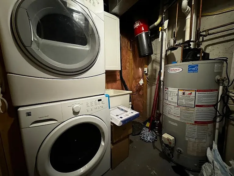 22 Dyer Ct #LOWER — Photo 8