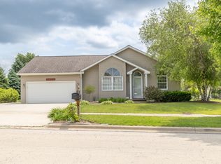 608 Cherry Tree Ln, Genoa, IL 60135