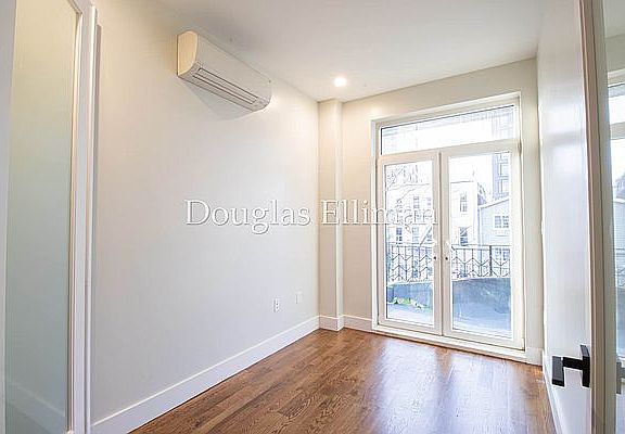 3rd image of 241 Suydam St APT 2R