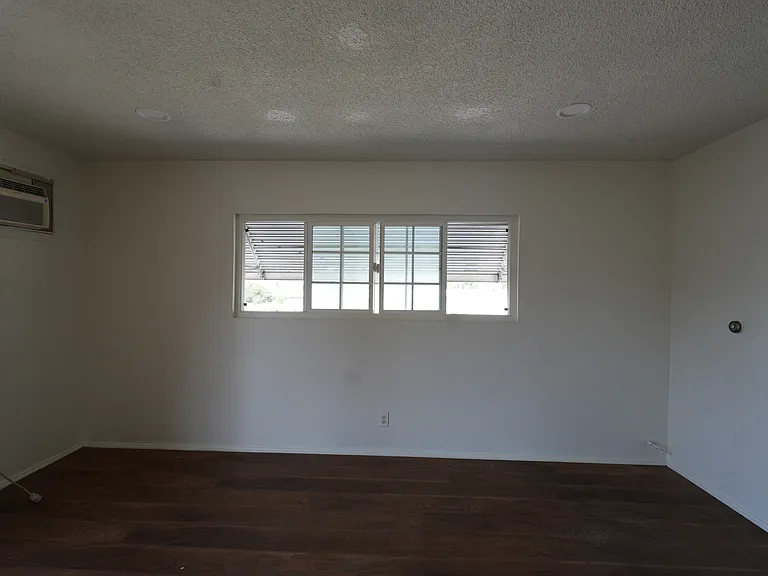 201 Grandview Dr #205-1/2 — Photo 4