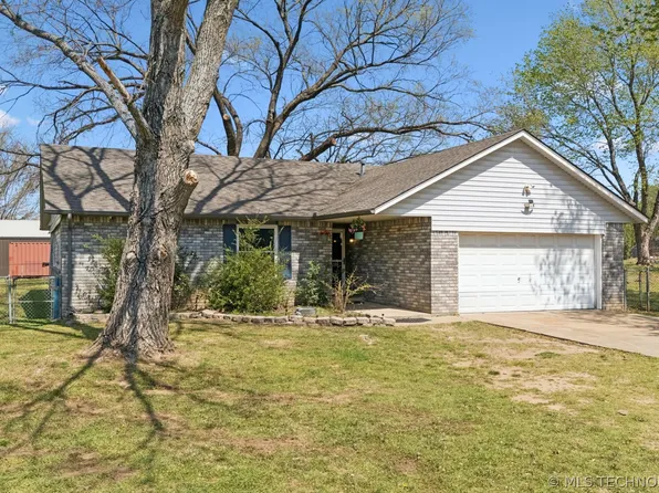 10277 E 2nd St, Claremore, OK 74019