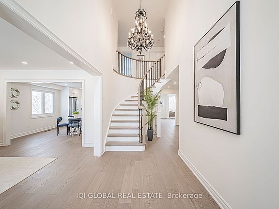 4th image of 2211 Rockingham Dr