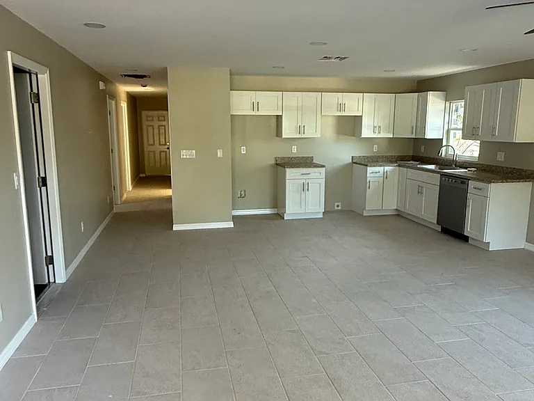 517 S Wilson Ave — Photo 6