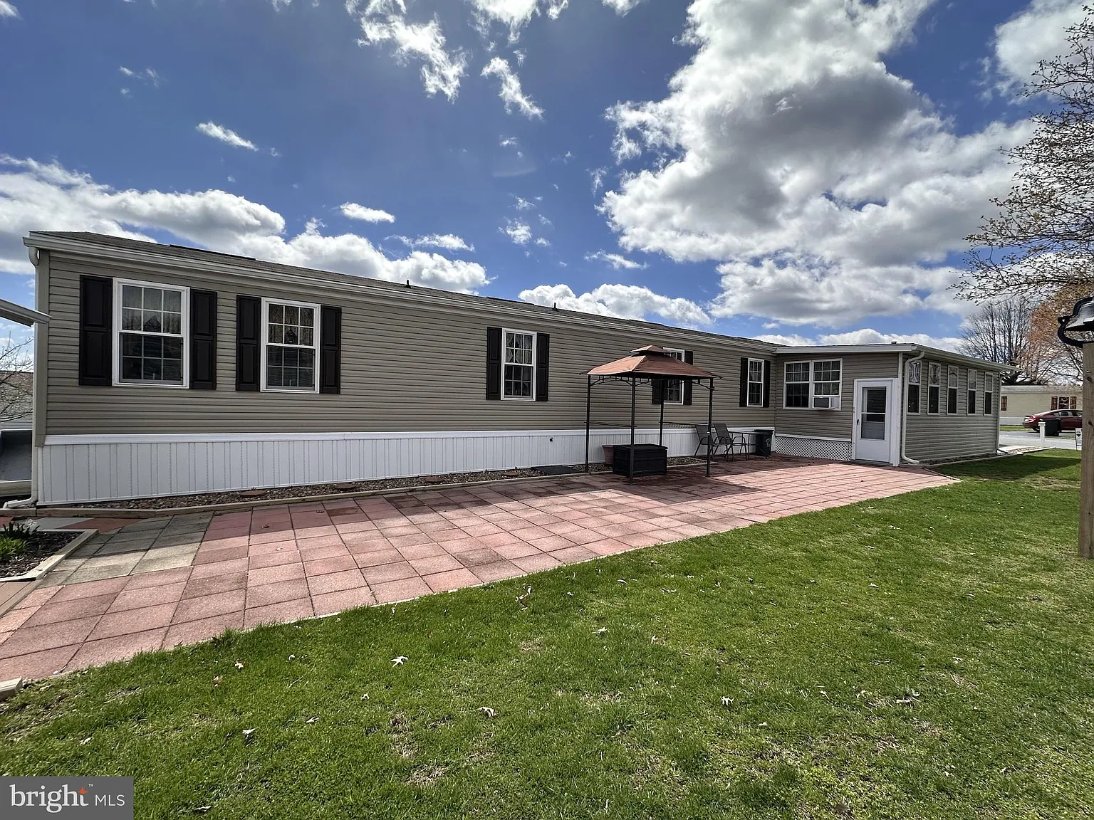 50 Carol Ann Dr photo 1