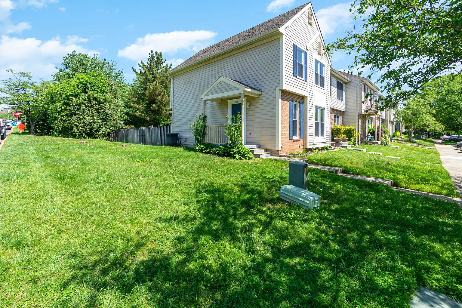 324 Talbot Ct photo 1