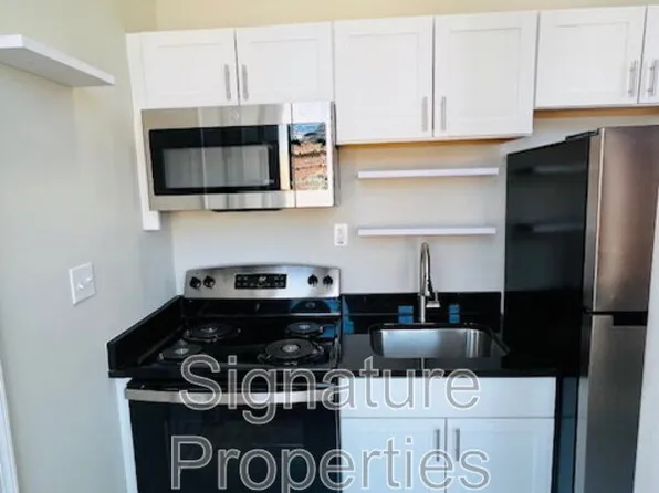 22 Bollingbrook St, Petersburg, VA