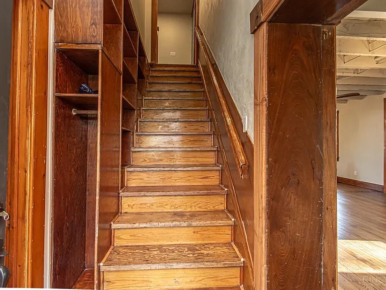 117 Montgomery Ave — Photo 9