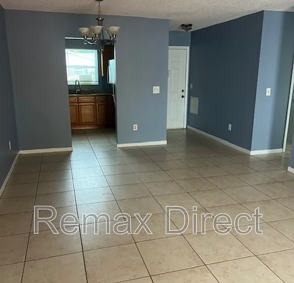 2675 Lakehaven Rd — Photo 2