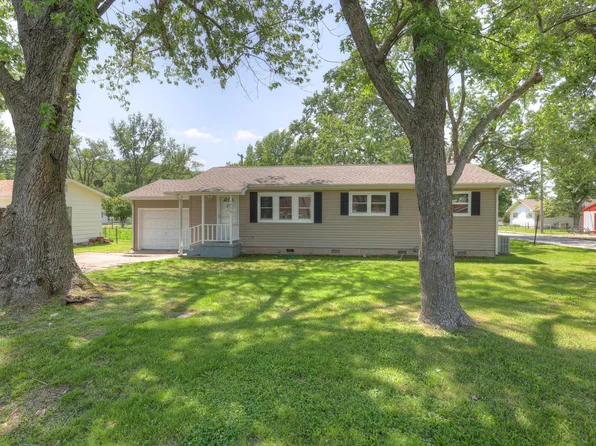 1826 Saint Eugene Street, Seneca, MO 64865
