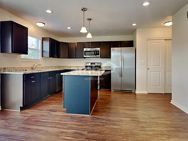 3260 Blue Springs Dr — Photo 3