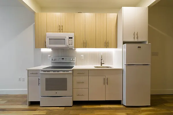 Rented by Nooklyn NYC LLC | media 30