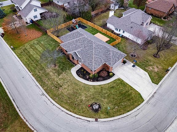 3rd image of 8600 Teal Dr