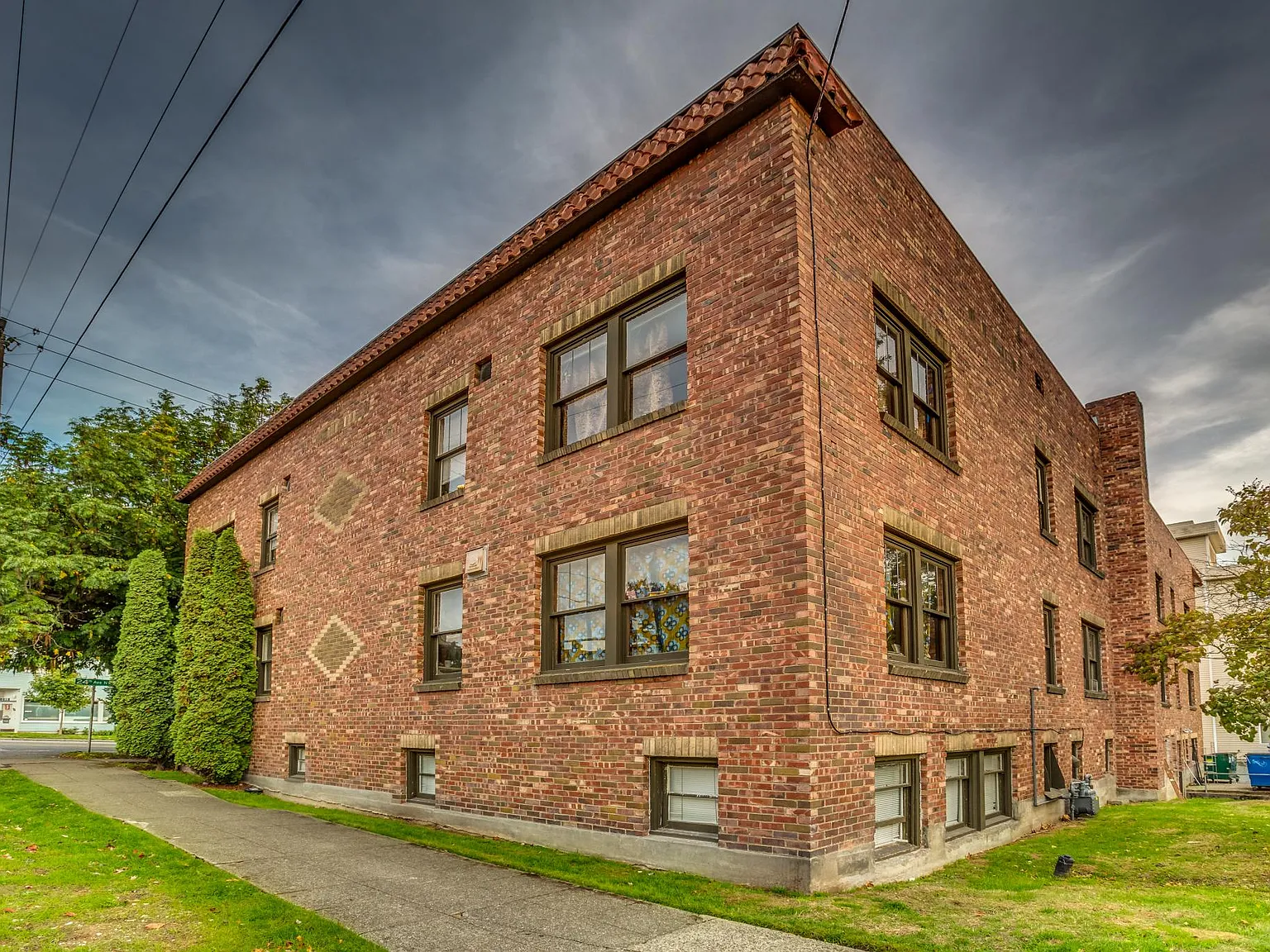 Maxwell Apartments — Photo 2