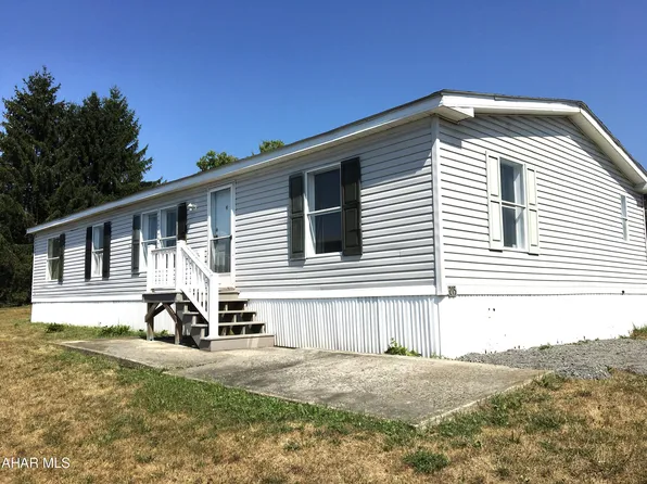215 Chestnut St, New Paris, PA 15554