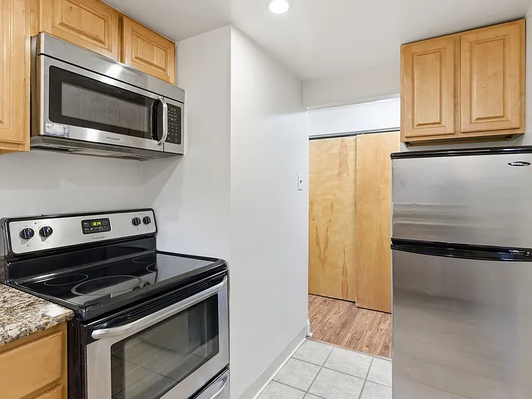 2837 Cambridge St #2 — Photo 6