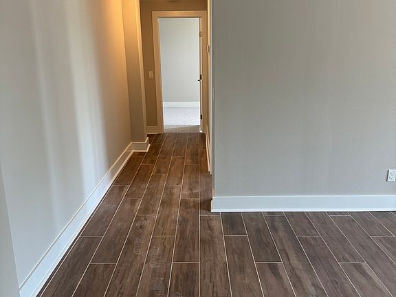 5th image of 5630 Pershing Ave #25