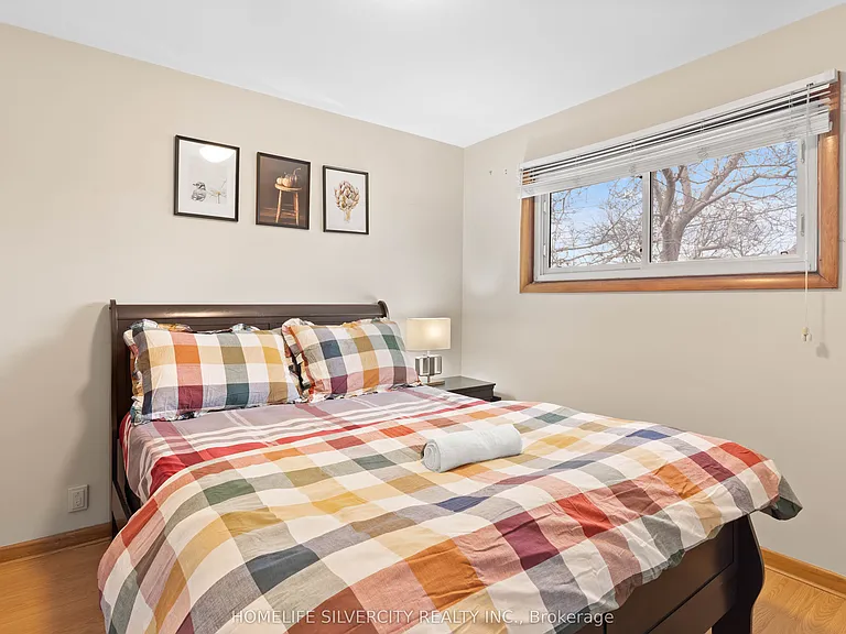 298 Barton St — Photo 12