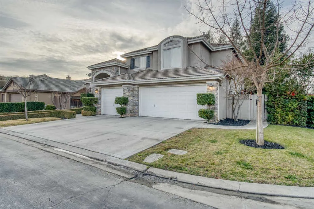 10249 N Pierpont Cir photo 1