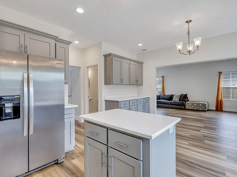 487 Meloney Dr — Photo 17