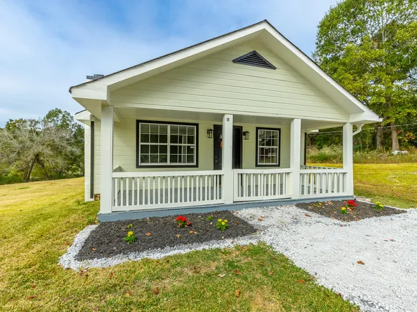 19 Glasscock Rd, Rossville, GA 30741