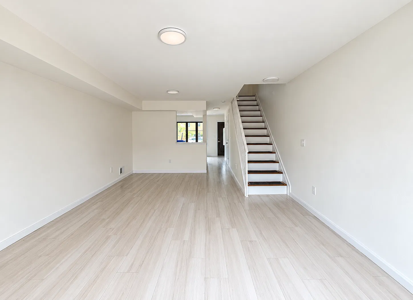 2 bed, 1.5 bath, 1073 sqft, $2,900 — Photo 2