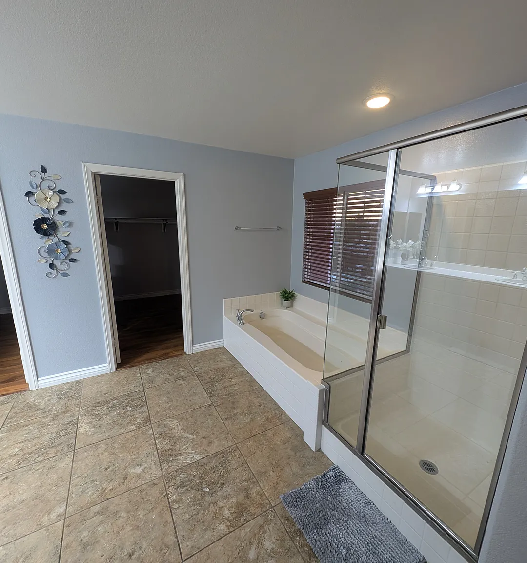Private Master Room With Bath in Hemet, CA — Photo 4