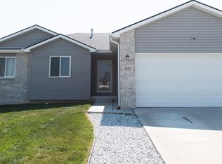 1025 Garden Valley Rd, Lincoln, NE 68521