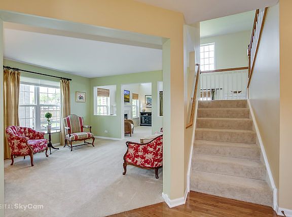 4th image of 2537 Moutray Ln