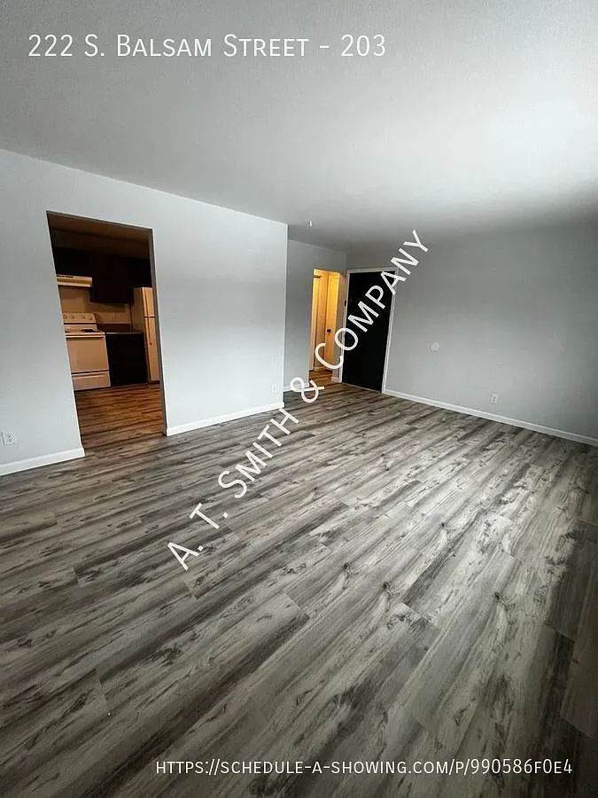 2 bed, 1.0 bath, $1,295 — Photo 4