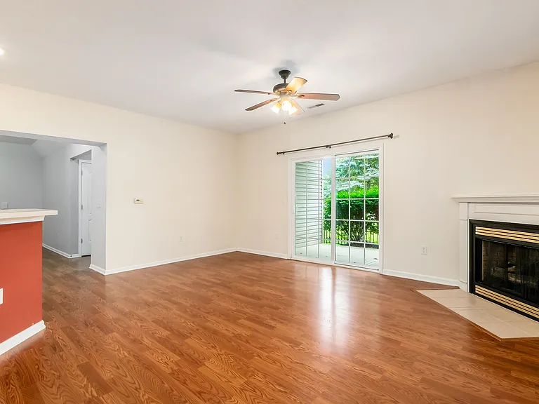 8057 Cranes Crossing Dr — Photo 17