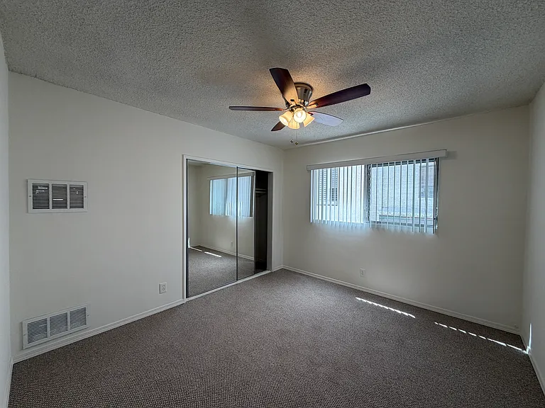 1942 Pelham Ave #2 — Photo 14