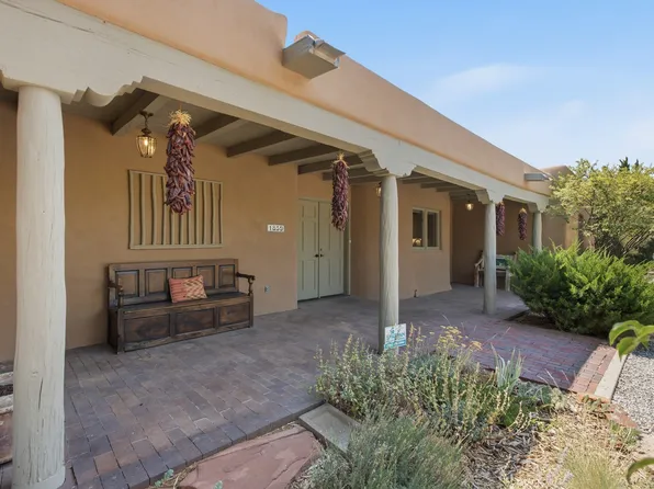 1859 Forest Cir, Santa Fe, NM 87505