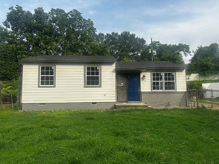 4214 Glenbrook St — Photo 12
