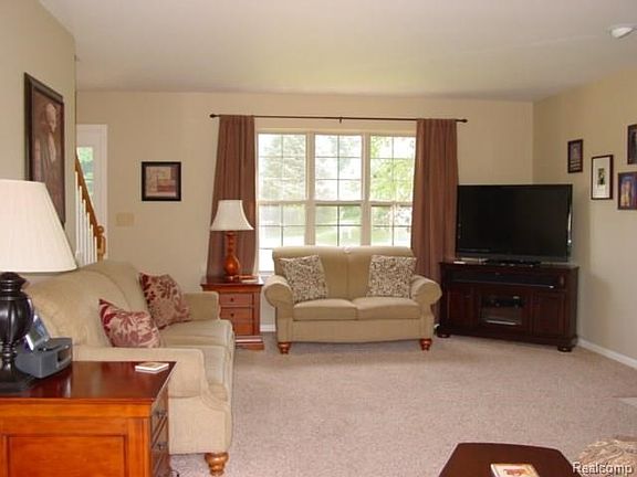 4th image of 7390 Jeffrey Ct