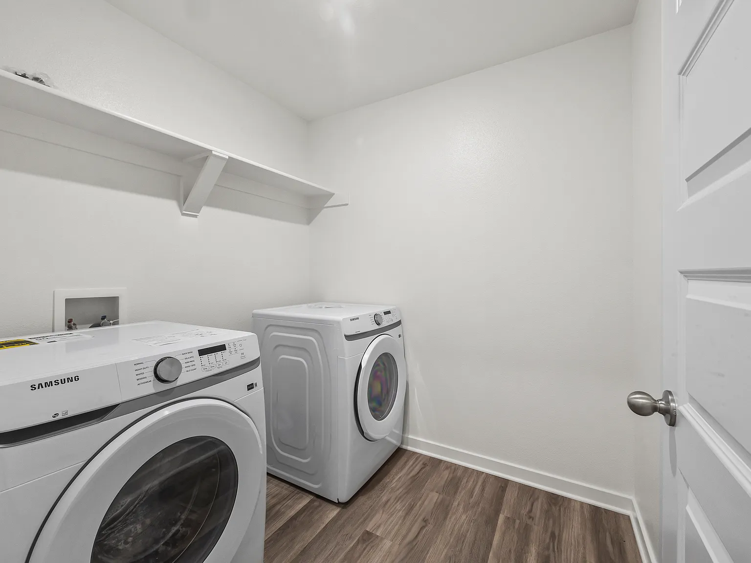4 bed, 1859 sqft, $2,500 — Photo 2