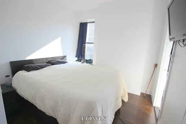 Rented by Town Residential | media 28