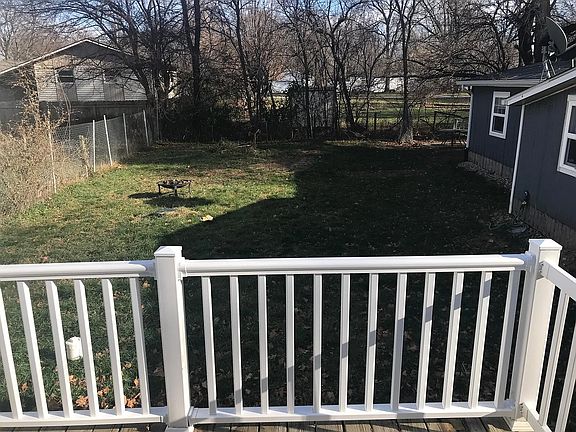 Shared yard