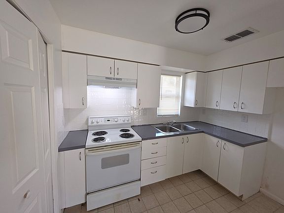 5th image of 12941 1st St #12941