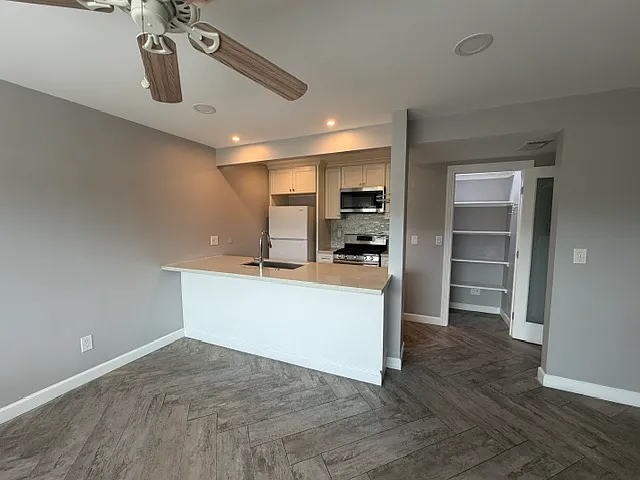 2605 Carleton Ln — Photo 30