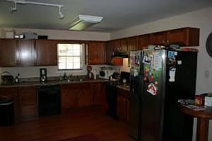 3rd image of 5605 Wallwood Rd