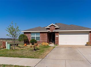 10317 Manhassett Dr, Fort Worth, TX 76140