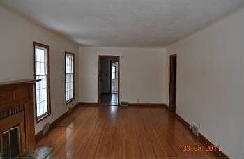 4th image of 2024 Upton Ave N