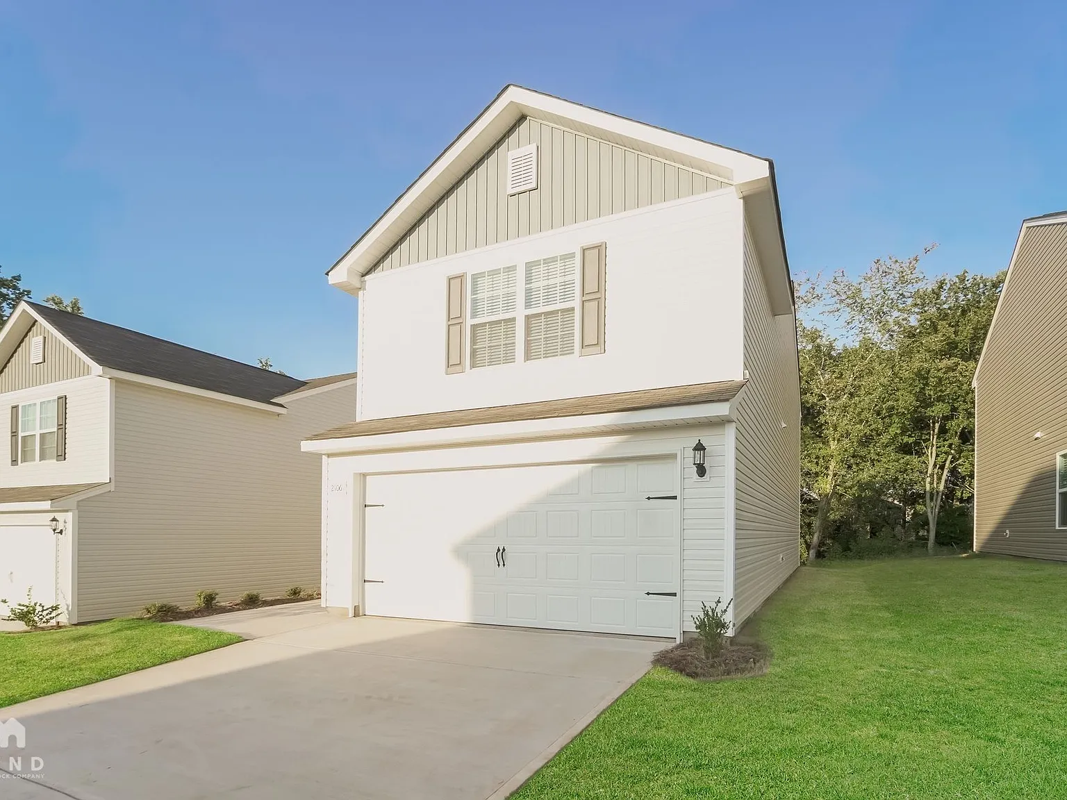 3 bed, 2.5 bath, 1679 sqft, $1,604 — Photo 2