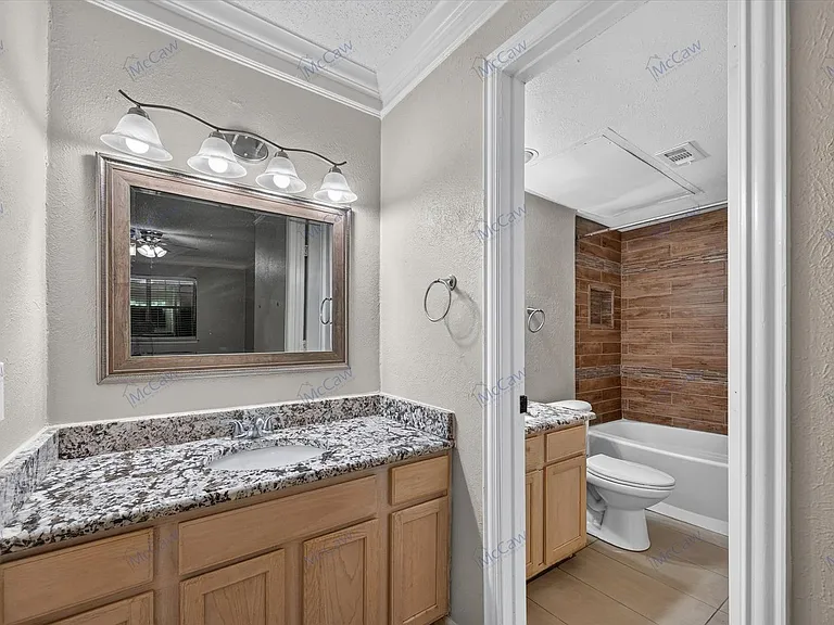 708 Baruna Cir — Photo 16