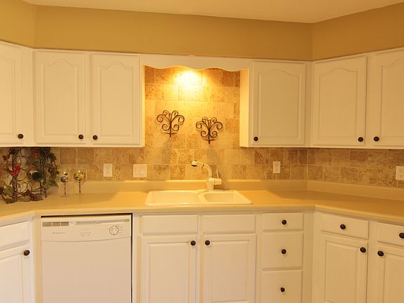 4th image of 123 Windsor Dr