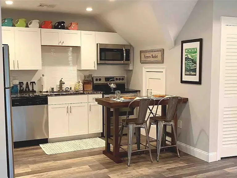 10 Meadowbrook Ln #2 — Photo 3